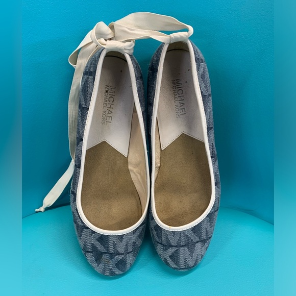 Michael Kors Fairleys Girls Silver Blue Logo Ankle Strap Ballet Flats Shoes - Picture 2 of 4